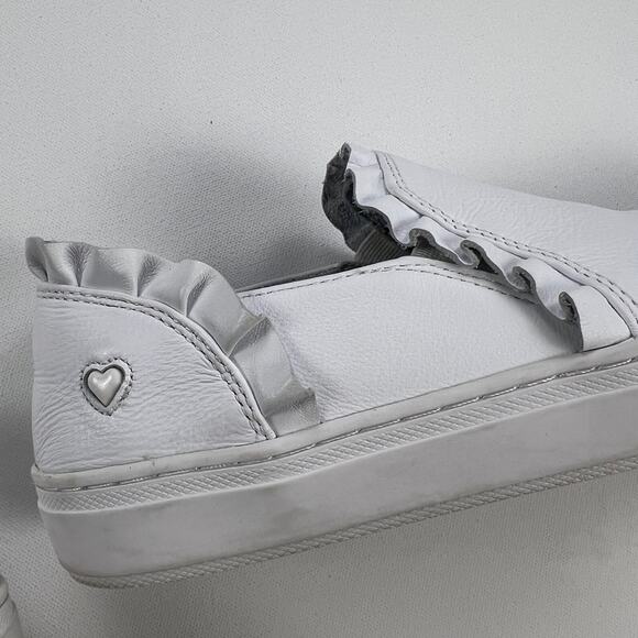 Nurse Mates Align Farrah Ruffle Leather Slip On Sneaker Shoes White Size 8.5 - Picture 2 of 13